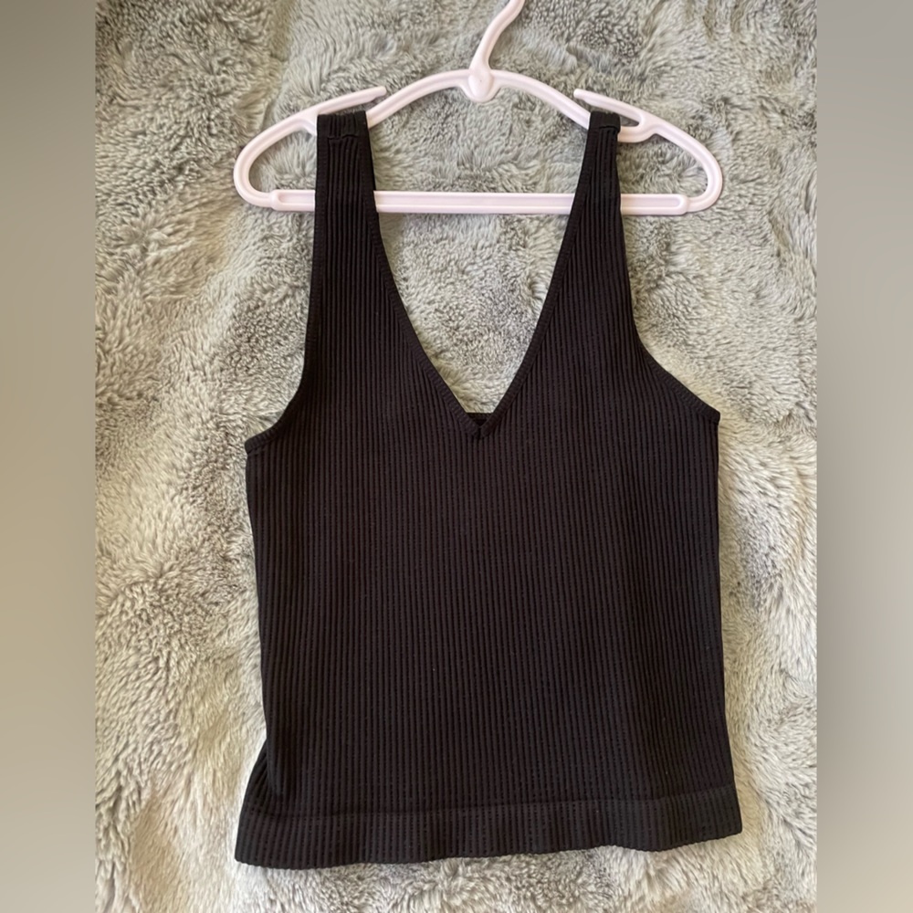 NEVER WORN American Threads Black Tank(slightly cropped)